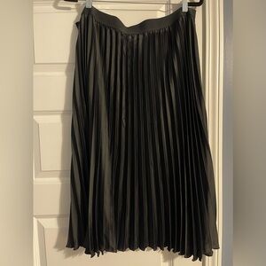 H&M Pleated Skirt